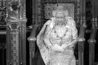 14日，英国女王伊丽莎白二世在议会上院的议会开幕仪式发表演讲。新华社